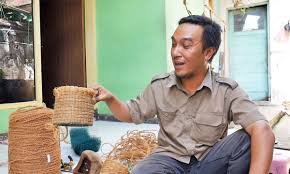 Cara ini merupakan seni tradisional asal negeri matahari terbit, jepang. Sulap Sabut Kelapa Jadi Pot Cantik Chalim Kewalahan Terima Orderan Beta News