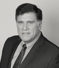 Mike Ryan is a technology transaction attorney in Dinsmore's Chicago office