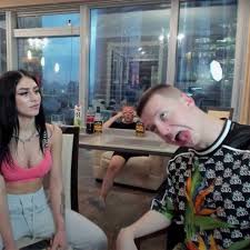 Ему надо лечиться» Блогер устраивал стримы под наркотиками и избивал  девушек на камеру. Как он оставался безнаказанным?: Интернет: Интернет и  СМИ: Lenta.ru