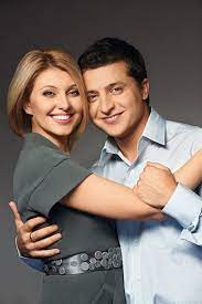 Ребята шутили настолько талантливо, что скоро их заметили на главных украинских телеканалах, а потом. Zhena Zelenskogo Biografiya Znakomstvo Eleny Kiyashko S Muzhem Lichnaya Zhizn I Rabota