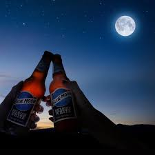 Blue Moon Brewing Co On Twitter A Blue Moon On The Blue Moon Makes Your Night Shine Even Brighter Raise A Glass On March 31st Https T Co Aahqwwarkq Twitter