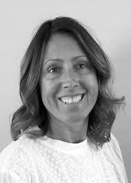 Kerri Nowak's Instagram, Twitter & Facebook