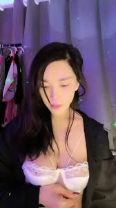 风骚熟女裸舞表演