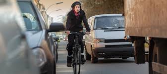 Viele arbeitnehmer nutzen für den weg zur arbeit verschiedene verkehrsmittel, beispielsweise außer ihrem eigenen auto auch bus und bahn. Gilt Der Gesetzliche Versicherungsschutz Wenn Man Auf Dem Weg Zur Arbeit Einen Unfall Verursacht Arbeit Gesundheit