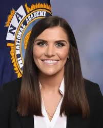 WEDNESDAY'S WOMAN: Madison Kuklinski Police lieutenant 'blazing a trail for  other female officers at EPD'  https://www.thenewsenterprise.com/features/wednesdays_woman/police-lieutenant-blazing-a-trail-for-other-female-officers-at-epd/article_9d0d6eb6  ...