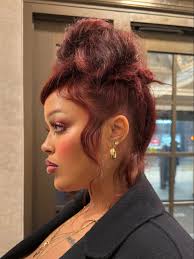 I'm not usually a fan of BBW's but I would definitely let this one. Take me  through there.