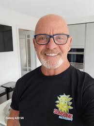 Bluesy Susi and Bottleneck Blake are playing in Govanhill tomorrow at this  braw event. There's a braw Galloway representation with Zoe Xoë Bestel and  Alan of Galloway Alan McClure as well. See