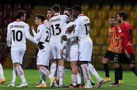 Stream juventus vs roma live. Ten Man Ac Milan Beat Benevento To Reclaim Top Spot Football Flame