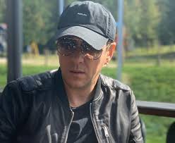 STIGLI PRIJEDLOZI: Dženan Lončarević pita fanove gdje žele da ga slušaju