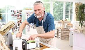 Cette émission télévisée est un concours de pâtisserie diffusé chaque année sur m6. Le Meilleur Patissier 2020 Tout Savoir Sur Les Candidats De La Saison 9 Odelices