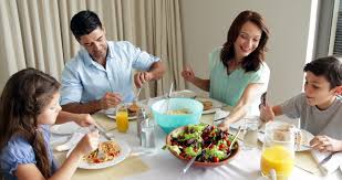 The dining room should be ideally located in the west. Scientific Vastu Dining Room Architecture Ideas