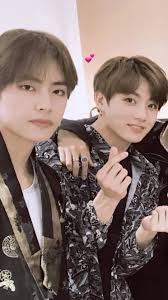 Finger Hearts Kpop Memes Bts Finger Heart Taekook