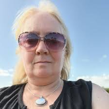 Grind pointed pieces to a point or round them?