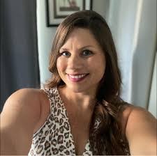 Erica Mast's Instagram, Twitter & Facebook