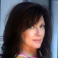 Roxanne Gibson's Instagram, Twitter & Facebook