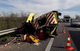 Nombre de victimes d'un accident de la route admises comme patients dans un hôpital pendant plus de 24 heures à la suite de l'accident. Totem Tous Les Tempos De La Radio Accident
