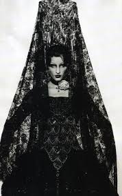 The Traditional Spanish Wedding Gown Is Black Dark Fashion Goth Christian Dior Haute Couture