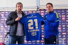 O cruzeiro tem contratos de transmissão na tv aberta (rede globo) e na tv a cabo (sportv e premiere). Pusbklavohfsfm