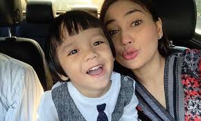 Ada sumber menyatakan sebelum ini, fasha sandha rasa kecewa kerana jejai, kekasih hatinya jejai menyambut tahun baru bersama ahli keluarga dan. Hubungan Fasha Sandha Jejai Kembali Pulih Demi Anak