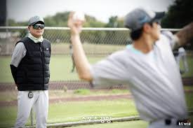 야구 천재의 본헤드 플레이, 잘 나가는 야구 예능 감독 도전 감독 신의·책임감·프로 의식 포기한 시즌 중도 퇴단 결정 : 네이트  스포츠