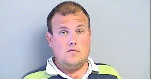 Man who robbed South Tulsa bank is said to be in his 50's; suspec