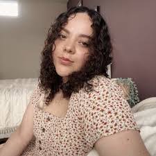 Nicole Megginson's Instagram, Twitter & Facebook