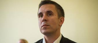 May 27, 2021 · az újságíró ezt nem akarta részletezni, de szavait lehetett úgy is értelmezni, hogy egy megcsalási ügy is része lehetett a botránynak. Itthon Czegledy Csabat Gyanusitjak Azzal Hogy O Allt Az Ordog Ugyvedje Mogott Hvg Hu