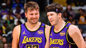 Lakers espera Doncic, Reaves e Ayton saudáveis ​​​​na sexta-feira contra Clippers