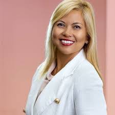 Fern Warren's Instagram, Twitter & Facebook