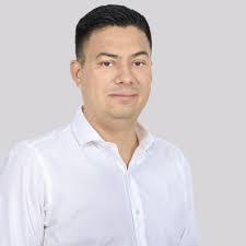 Alejandro Constantino's Instagram, Twitter & Facebook