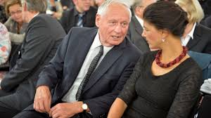 Sahra wagenknecht im interview mit der dpa. Traumpaar Der Linken Lafontaine Und Wagenknecht Sind Verheiratet Panorama Stuttgarter Zeitung