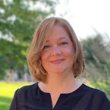 Tracy Musil's Instagram, Twitter & Facebook