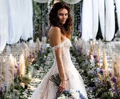 Vuoi una sedia in particolare, ti sei innamorata di quelle luci che sembrano. Sposa Collezione Sposa 2020 Abiti Romantici Particolari E Piu Atelier Eme Abiti Da Sposa Stili Di Nozze Laccio Abito Da Sposa