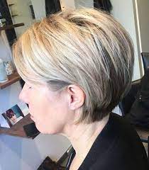 Layered Short Bob Blonde Coiffure Courte Coupe De Cheveux Cheveux Courts 40 Ans