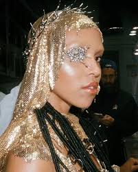 Fka twigs has recorded 3 billboard 200 albums. Fka Twigs Fkatwigs Celebrities Robertpattison Fka Twigs Headpiece Beauty