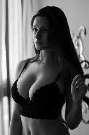 Charton Manon - Free pics, galleries & more at Babepedia