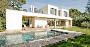 Une Maison Aux Lignes Pures Et Design A Montpellier Planete Deco A Homes World Maison Villa De Luxe Maison De Vacances