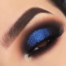 I M Filming A Tutorial Today What Color Eyeshadow Should I Focus On I M Thinking Green Brows La In 2020 Night Makeup Eyeshadow Makeup Blue Makeup