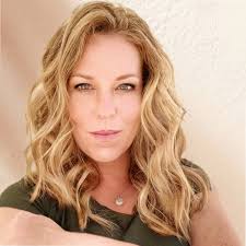 Rebecca Cottrell's Instagram, Twitter & Facebook