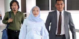 Setiaku di sini composed by: Video Ziana Zain Buka Cerita Gosip Dengan Vip Ternama Bartasangbad