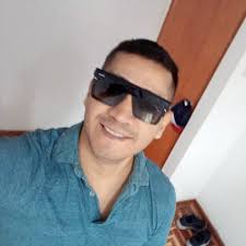 👀🇵🇪 ¡FOSSATI SE REUNIRÁ CON MATTEO PEREZ VINLÖF! El estratega intentará  convecer al volante de padre peruano, que juega en el Bayern Múnich, de  defender la camiseta de la selección peruana. Vía: