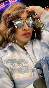 How does the ribcage move in the twist?