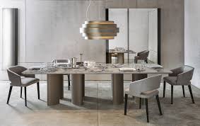 Design sartoriale che privilegia l'artigianalità. Stk7zhxuizwkzm