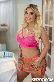 ▷ Kali Roses in Kali Roses Sensual Pussy Massage (Photo 1) | Spizoo