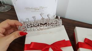 Pentru a fi o mireasa frumoasa nu trebuie doar sa ai o rochie de printesa. Coronita Mireasa 1430 Madamme Bijoux
