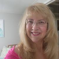 Susan Kelemen's Instagram, Twitter & Facebook