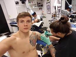 Italian mma fighter, fighting for the ufc. Vertigo Tattoo Marvin Is In The House Lorenzo Casarin Facebook