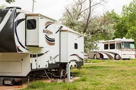 A fifth wheel's layout has the main bedroom a little upward than the rest of the living area. 2 Bedroom 5th Wheels My Favorite 5th Wheel Floor Plans