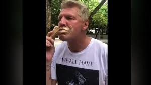 Effenberg zeigt uns, wie es geht, wir geben gas! sie hatten den tiger im tank. Stefan Effenberg Parodiert Instagram Video Von Loris Karius Eurosport