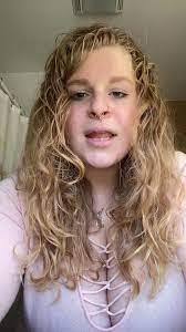 Leann Hooker's Instagram, Twitter & Facebook